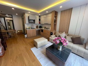 bán nhà, phân lô đầm trấu, hai bà trưng 41m, 6 tầng, mt 4.8m, giá 15.95 tỷ.