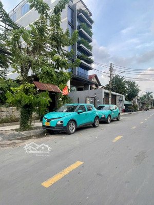 mặt tiền ngay dương quảng hàm,gò vấp-dt 20x30m-gp hầm 7 tầng-giá 70 tỷ