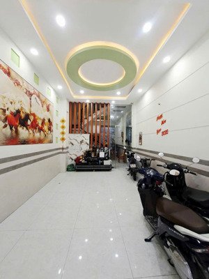 bán nhà hẻm xe hơi đường số 18 phường bhh diện tích 4x14 đúc 1 trệt 2 lầu sân thượng bán 6,75 tỷ