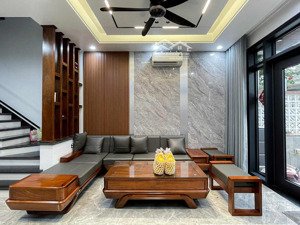 ô tô đỗ cổng phố minh khai và mạc thị bưởi, lô góc 2 mặt thoáng, kd tốt, gần times city, không qh,