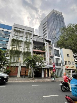 (hiếm) giá chỉ 34,8 tỷ mt đinh tiên hoàng quận 1 - dt: 6,83mx21m - dtcn:104,9m2 - hđt khoán 60tr/th