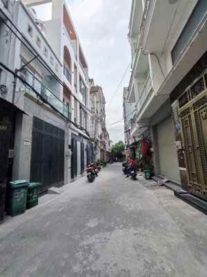 bán nhà mới hxh 985 đường hương lộ 2. bình tân. 4x12m, 4 tấm, giá 6,1 tỷ.