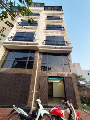 bán nhà cổ linh 50m² , mt 4,4m nhà 6 tầng thang máy giá chào 12,7tỷ còn tl .