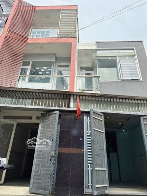 tôi cần bán gấp căn nhà 8 x 14m xd 1 trệt 2 lầu hẻm 7m đường hl2 q bình tân