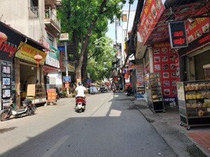 5.5 tỷ. ở - đầu tư. ô đất 44m2. mặt tiền 4m. lô góc. đường 3m. cách ô tô 150m. ngõ 148 xuân phương