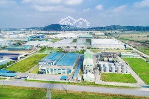 chuyển nhượng 1ha, 3ha đất trong khu công nghiệp quế võ 1 bắc ninh, bàn giao ngay, 180$/m2~4.7tr/m2