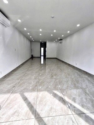 cho thuê văn phòng tại him lam kênh tẻ, nhà dt 5x20 có thang máy . giá 50tr/th . dt 350m2.