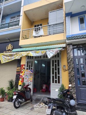 bán nhà mặt tiền tmt 12, ngay chợ chó, vị trí cực đẹp, kd mua bán ok, 4x14m, 1 lầu, q12