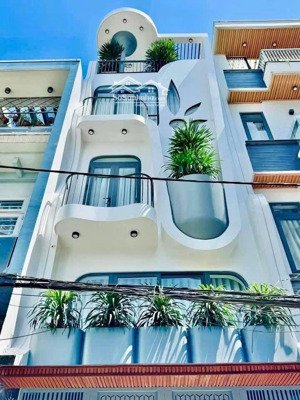 đi mỹ định cư bán nhà nguyễn an ninh-bến thành-q1, gần chợ bến thành. 4tỷ2/76m2 đang cho thuê 28tr