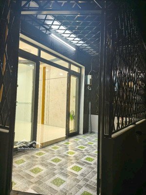 bán nhà mới kdc hiện hữu. nhà gần chợ và trường học.