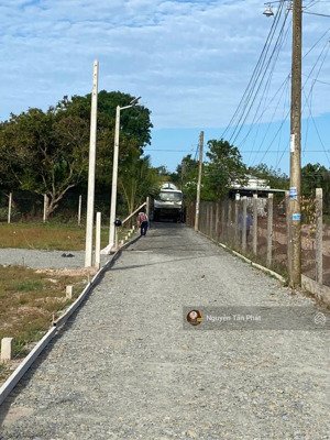 1400m2 có 300m2 thổ cư. giữa 2 kcn lớn. 850tr