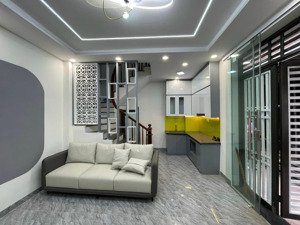 hiếm nhà bán phố cát linh, 2 mặt thoáng vĩnh viễn, gần phố , tiện ích đầy đủ, 35mx5t