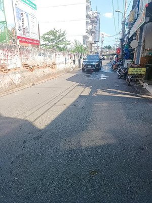 hot! bán nhà c4 - đặc biệt mt đường nhựa 6m xh tránh trần xuân soạn - him lam - lottemart 4,5 x 14m