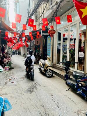 Bán Nhà Văn Hương 45m2. 4 tầng. mặt tiền 3.3m. giá 12 tỷ Đống Đa Hà Nội