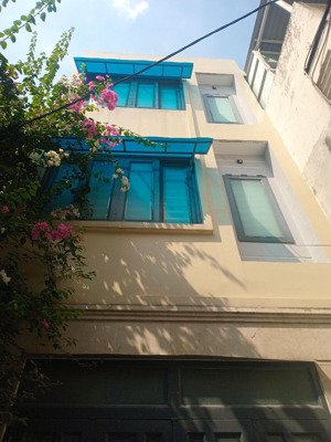 bán nhà riêng 4pn, 4wc, 36m2, giá siêu hời tại lê văn sỹ, q3, hcm