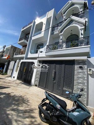 bán nhà 3 tầng long bình hẻm xe hơi 1/ 4pn gần vinhomes grand park kế đường số 6