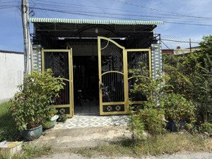 cần bán nhà đất dài-có sân vườn- ở là mê ( dt: 5x35 m)