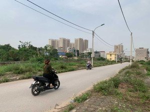 cần bán 80m2 bada pheo đẫy ngay cạnh khu đô thị tân tây đô mt 5.73m giá 13x triệu/m2 lh 