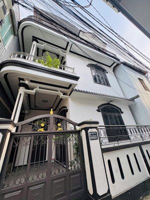 nhà 3 tầng đổ 3 mê trung tâm thành phố, phan chu trinh huế