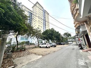 đất việt hưng. lô góc 2 mặt tiền, view vườn hoa công viên nét căng