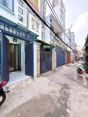 nhà hxh sát mặt tiền quang trung giá chỉ 5.xx tỷ (tl)