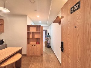 phòng cho thuê quận 1 ngay cầu ba son gần lê thánh tôn - metro q1 đầy đủ tiện nghi - free các phí