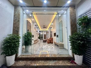 bán nhà riêng thang máy 4pn, 5wc, 45m2, giá 13,8 tỷ tại khâm thiên, đống đa, hà nội chính chủ