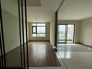 căn hộ de capella 2 phòng ngủ nội thất cơ bản 82 m2 giá 16 triệu / tháng. lh 