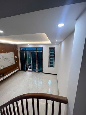 bán nhà riêng chợ quỳnh đô 4,7 tỷ / nhà mới 5 tầng ở ngay/ pháp lý chuẩn sổ cực đẹp