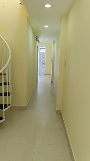 chủ ngợp, cần bán gấp căn nhà linh đông, giá 5,15 tỷ, hẻm xe hơi.