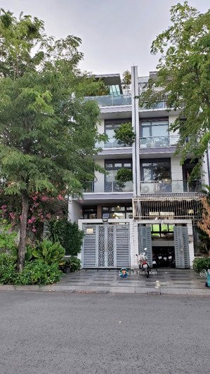 nhà nguyên căn 5x23 cho thuê giá tốt $ 32tr/ tháng(có tl) .vị trí đẹp đắc địa tại kdt vạn phúc city