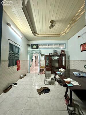 Cho thuê nhà cấp 4 hẻm đặng thị nhường kế bên chợ an thới giá 4,5 triệu