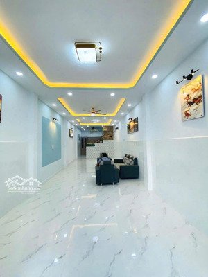 nhà bán hxh đường hương lộ 3 phường bhh diện tích 4x17 đúc 1 trệt 2 lầu bán 7 tỷ lh hiểu