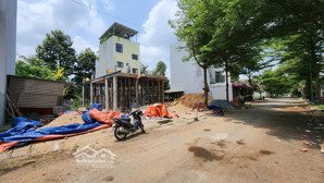 bán đất phú gia và kiến á phường cát lái dt: 7x17m - 1 trệt 3 lầu