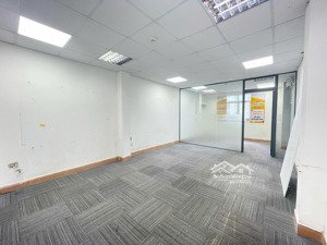 chính chủ cho thuê văn phòng 40m2 giá rẻ mặt tiền đường lê quốc hưng, quận 4