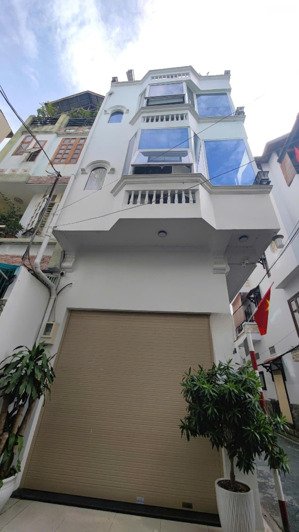 nhà đẹp ở ngay 4x14m. góc 2mt, kc 5 tầng khu vực hoàng văn thụ-cộng hòa. 13 tỷ thương lượng.