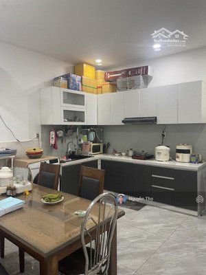 bán nhà 4 x 15m 1 lầu 2pn. nhà mới sổ hồng riêng. gần big c trường chinh, nhà gat3.