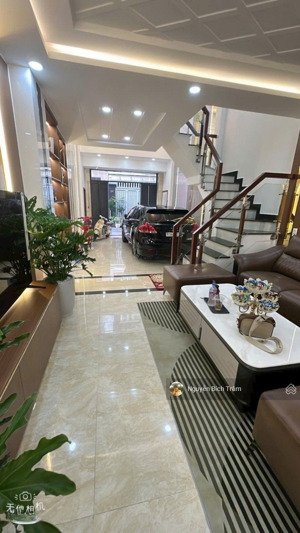 chủ gấp bán! nr 3tầng huỳnh văn bánh, dtich 75m2_chỉ 13.5 tỷ hxh 6m pl đồng bộ - giáp quận 3