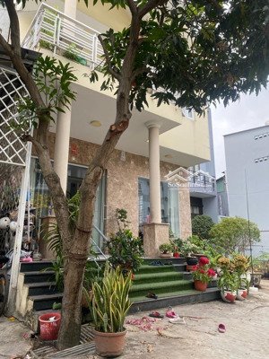 hiếm - cực rẻ - biệt thự sân vườn quận 7 - 322m2 - ngang 12m - dài 30m - chỉ 16tỷ25