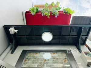 2tầng btct khu vip hoàng hoa thám, p5, phú nhuận thuận tiện di chuyển qua thích quảng đức