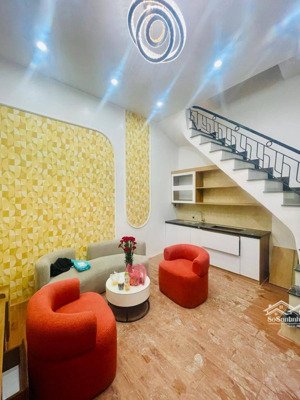 bán nhà gần đường ô tô, hồng mai, hai bà trưng 19/25m, 4 tầng, mt 4.7m, giá 6.85 tỷ.