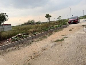 chính chủ bán lô đất 100m nằm sát khu đấu giá tân trung chùa; hiền ninh - sóc sơn (26tr/m)