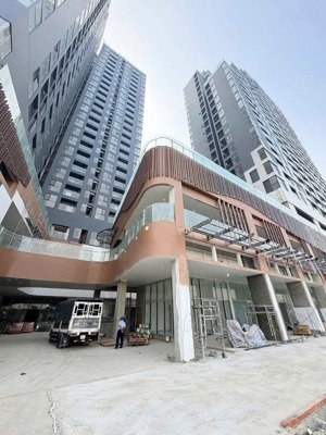 shophouse mặt tiền đường bến bình đông quận 8. nhận ngay 550 triệu tiền mặt quý 1/2026. giá 6,46 tỷ