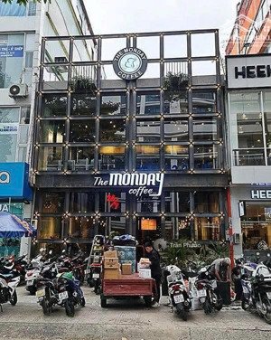 nhà mặt tiền 224 nguyễn tri phương p.4 quận 10 - dt: 8.5x18m kc: 1 trệt 2 lầu trống suốt