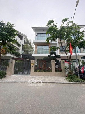 sở hữu biệt thự an vượng không gian sống đáng giá, 225m2 giá chỉ 49,5 tỷ, giá tốt nhất thị trường