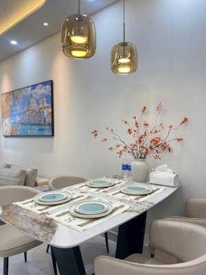 bán cc sky garden i, phạm văn nghị, q7, 5,49 tỷ, 71m2, 2pn, căn hộ có ban công. lh: 