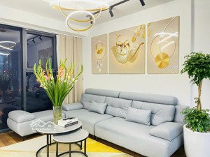 cần bán căn 2n2wc full đồ tầng đẹp giá 6,5 tỷ thiện chí trao đổi lh : 