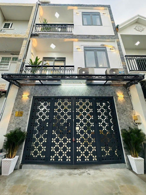 nhà bán giá tốt dọn vào ở ngay, bề ngang khủng khó tìm. ngay huỳnh tấn phát. giá chỉ 4 tỷ 790 (tl)