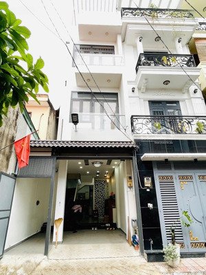 nhà 4 tầng 4*20(80m2) giá 7.68 tỷ ngay chợ hiệp bình, sổ sẵn mua sang tên công chứng ngay