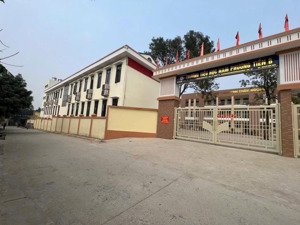 mình bán gấp lô đất 92m gần trường cấp 1 tân tiến chương mỹ hn chỉ 1 x